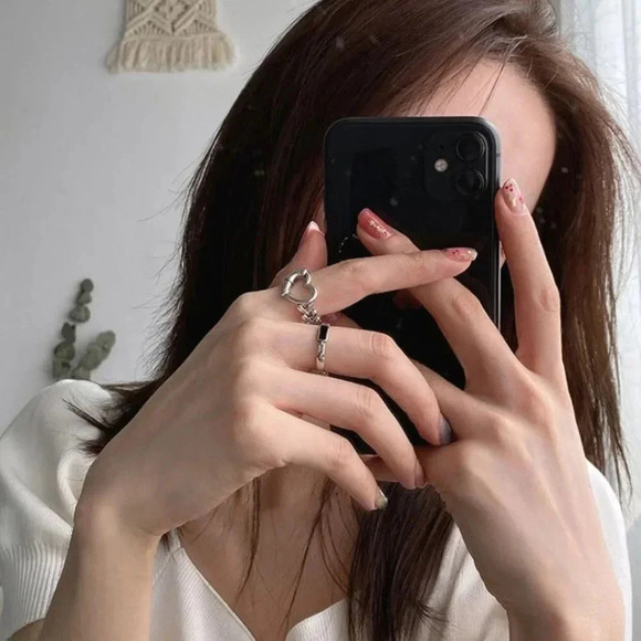 Minimalist 925 Sterling Silver Heart Ring - Picture 5 of 11